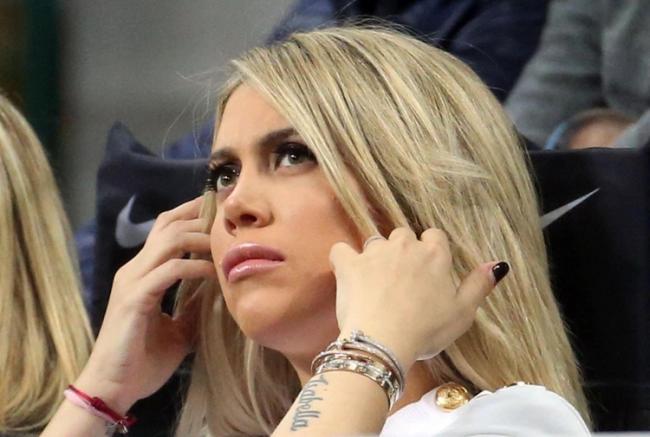 Wanda Nara Scappa In Argentina E Si Fa Fotografare Nuda Su Un Cavallo Tiscali Sport