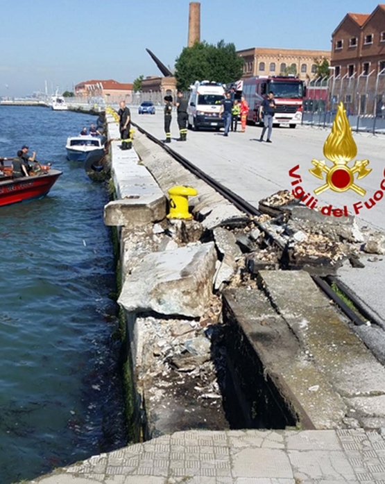 Nave Da Crociera Contro Battello A Venezia Paura E Feriti Tiscali